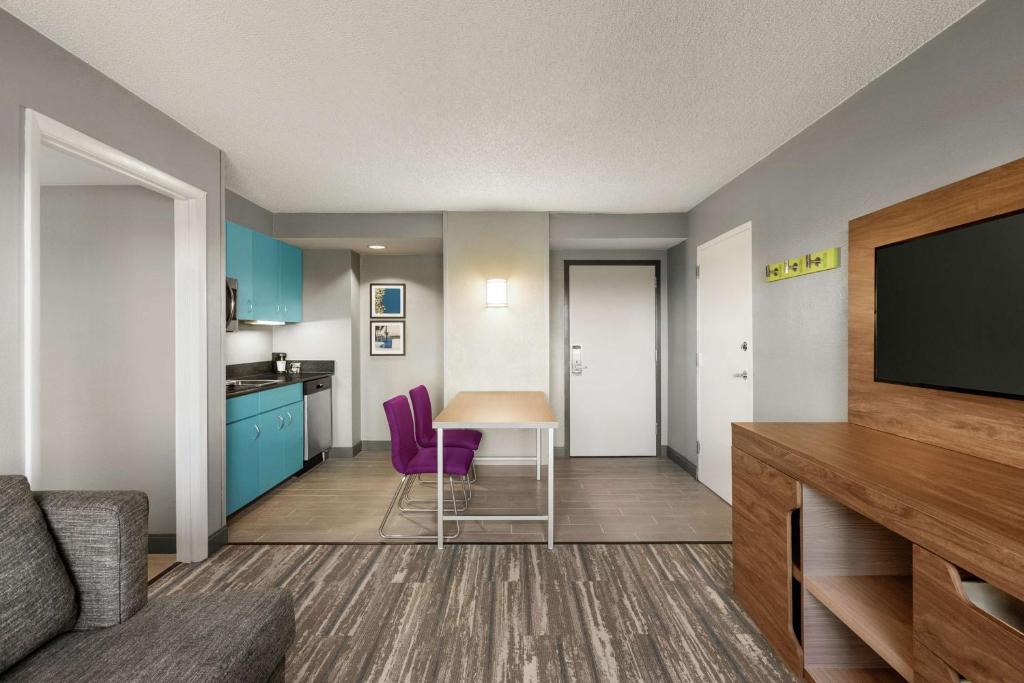 Hampton Inn & Suites Fort Lauderdale Airport - Suite King Con 1 Camera Da Letto - Non Fumatori