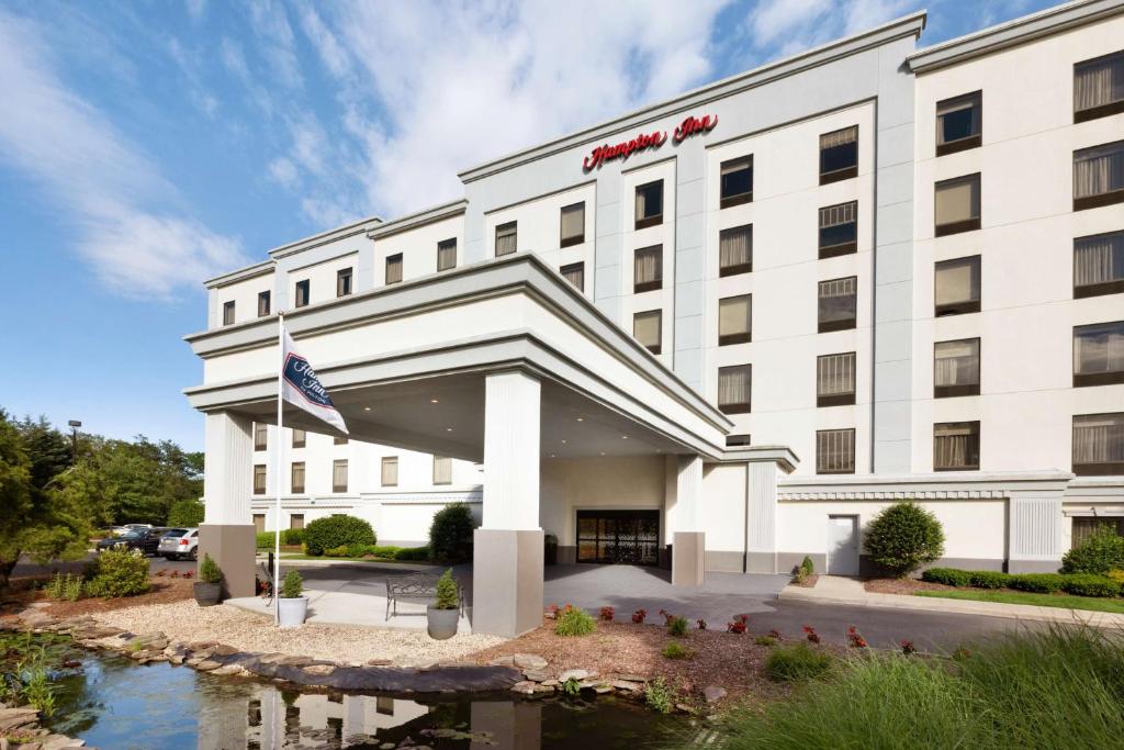 a rendering of the mgm hotel at Hampton Inn Long Island-Brookhaven in Farmingville