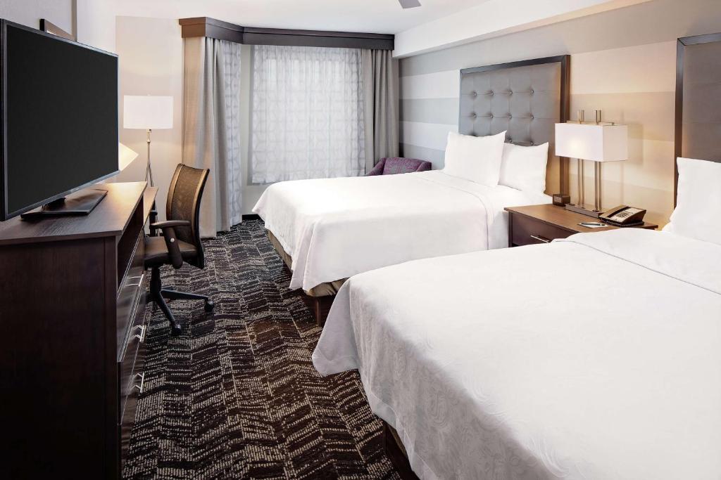 Homewood Suites By Hilton Ronkonkoma - Queen Suite Con Ducha Enrollada-no Fumadores