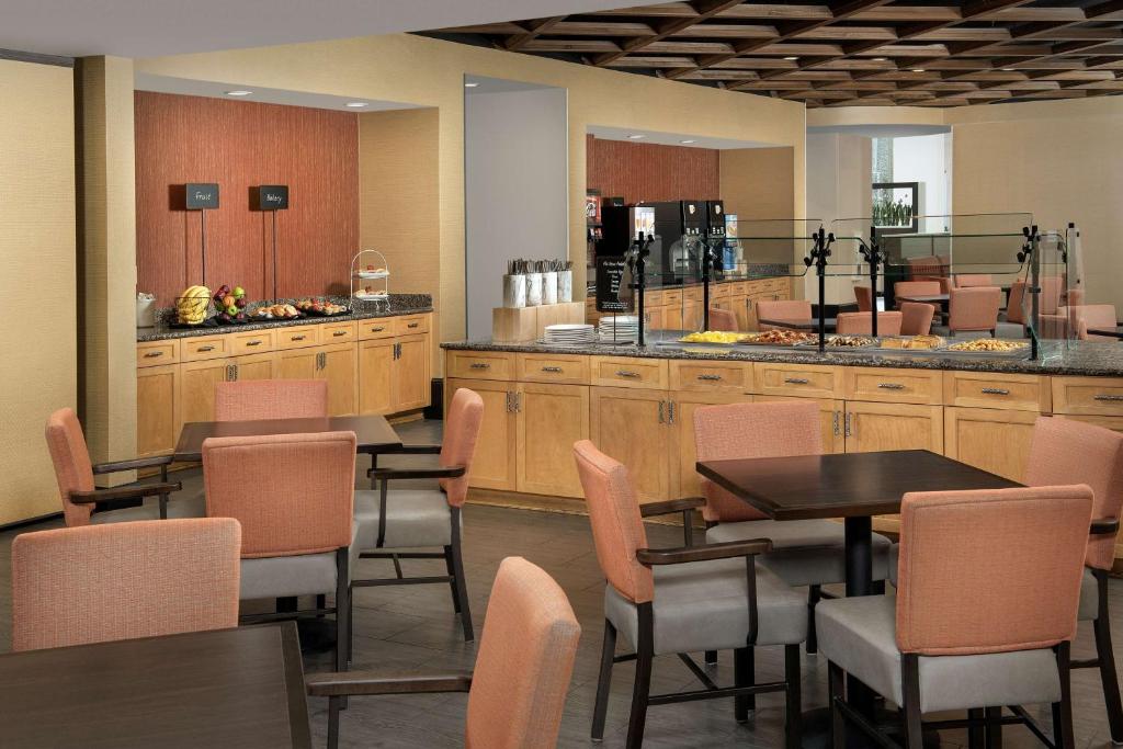 Embassy Suites by Hilton Birmingham Hoover photo