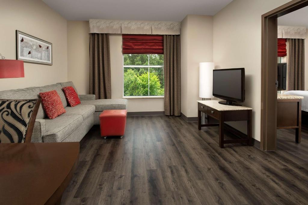 Embassy Suites by Hilton Birmingham Hoover photo