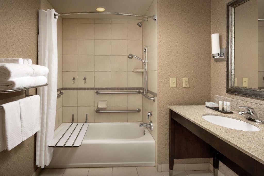 Embassy Suites by Hilton Birmingham Hoover photo