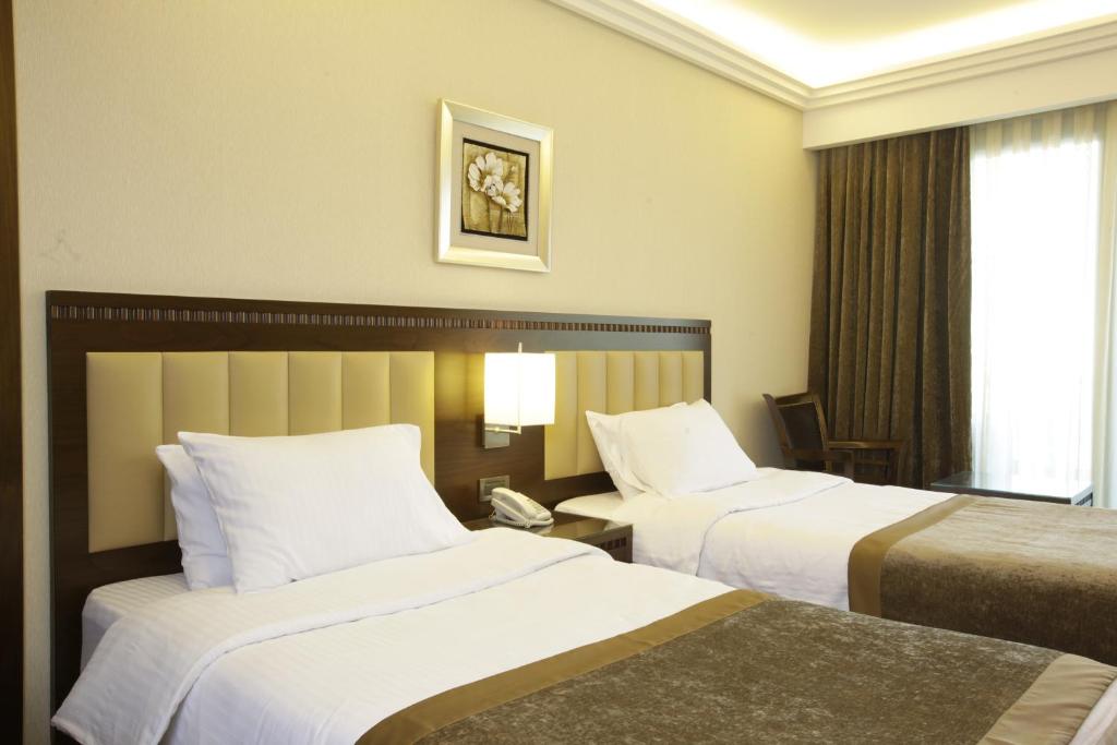 Lancaster Suites Raouche - Deluxe Room Twin Bed With Balcony