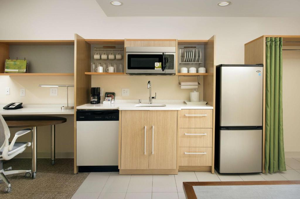 Home2 Suites by Hilton Louisville East Hurstbourne - King Studio Suite - Hearing Access/Non-Smoking