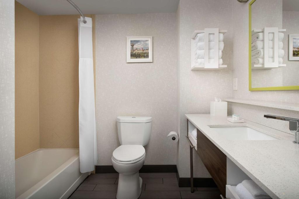 Hampton Inn Knoxville-East photo
