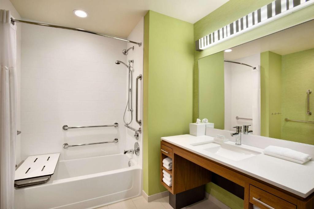 Home2 Suites By Hilton Birmingham Downtown photo