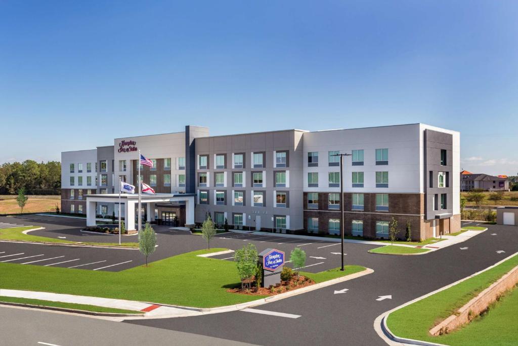 a rendering of the front of a building at Hampton Inn & Suites Saraland Mobile in Saraland