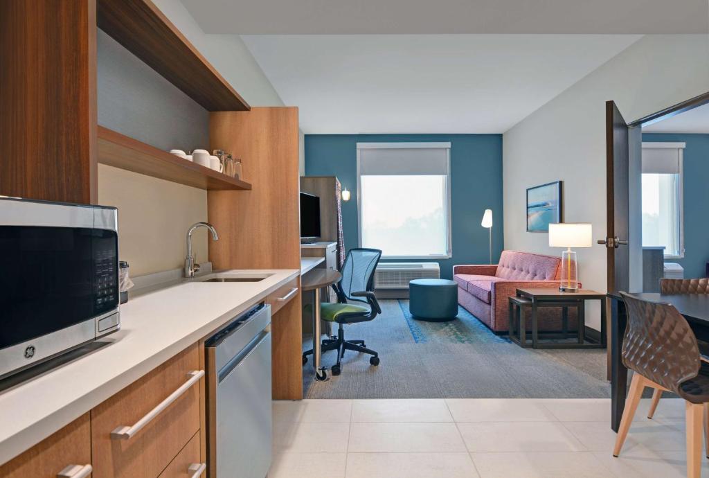 Home2 Suites by Hilton Panama City Beach photo