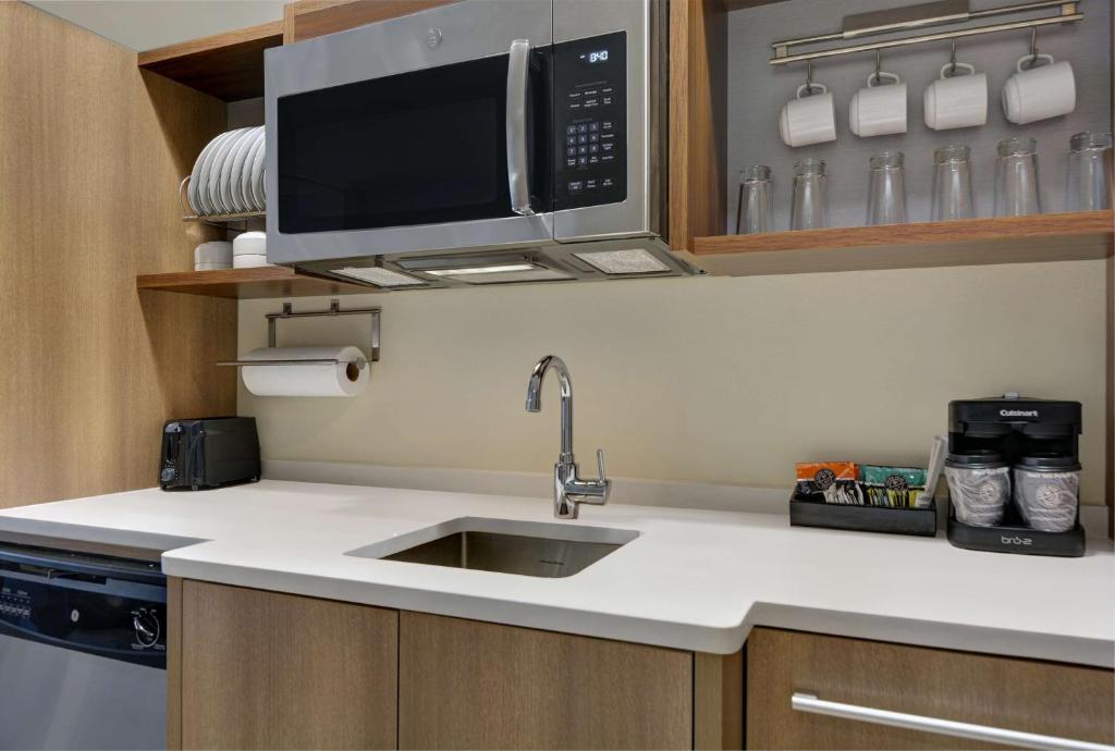 Home2 Suites by Hilton Panama City Beach photo