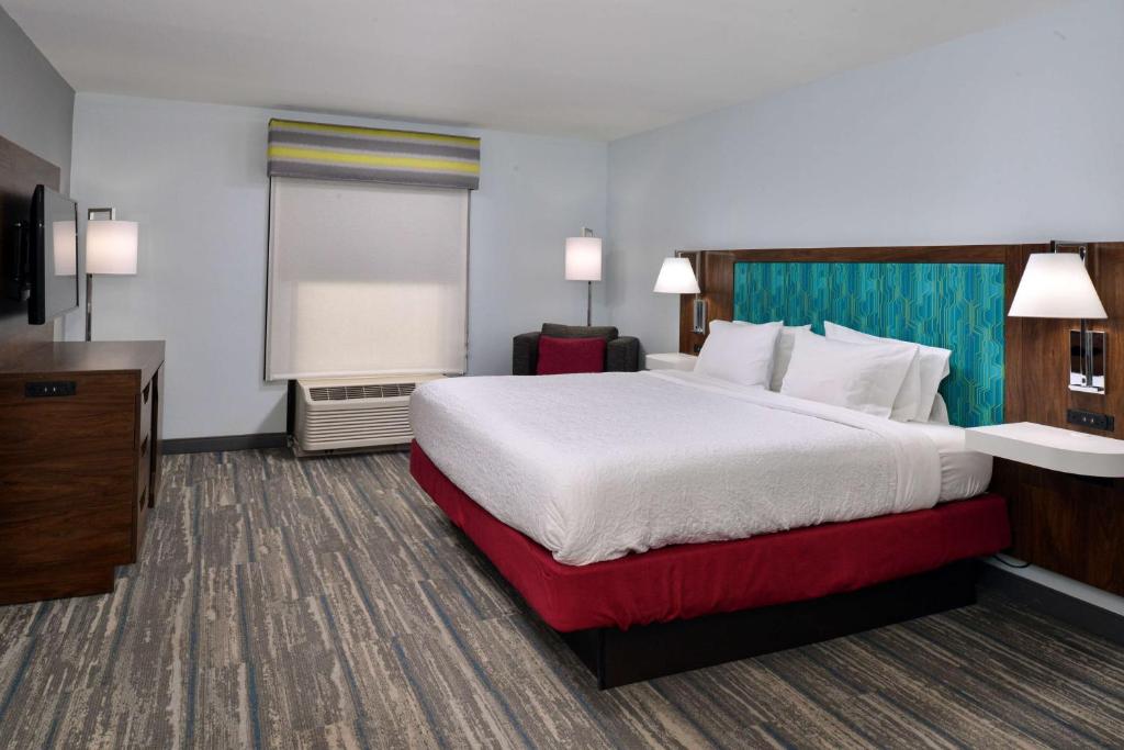 Hampton Inn by Hilton Panama City Beach photo