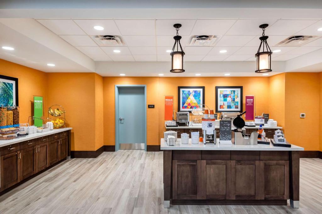 Hampton Inn Baltimore Bayview Campus photo