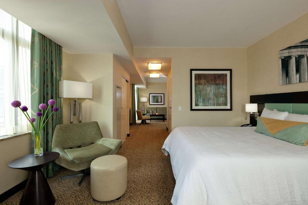Hilton Garden Inn Washington D.C./U.S. Capitol - Junior King Suite With Sofa Bed