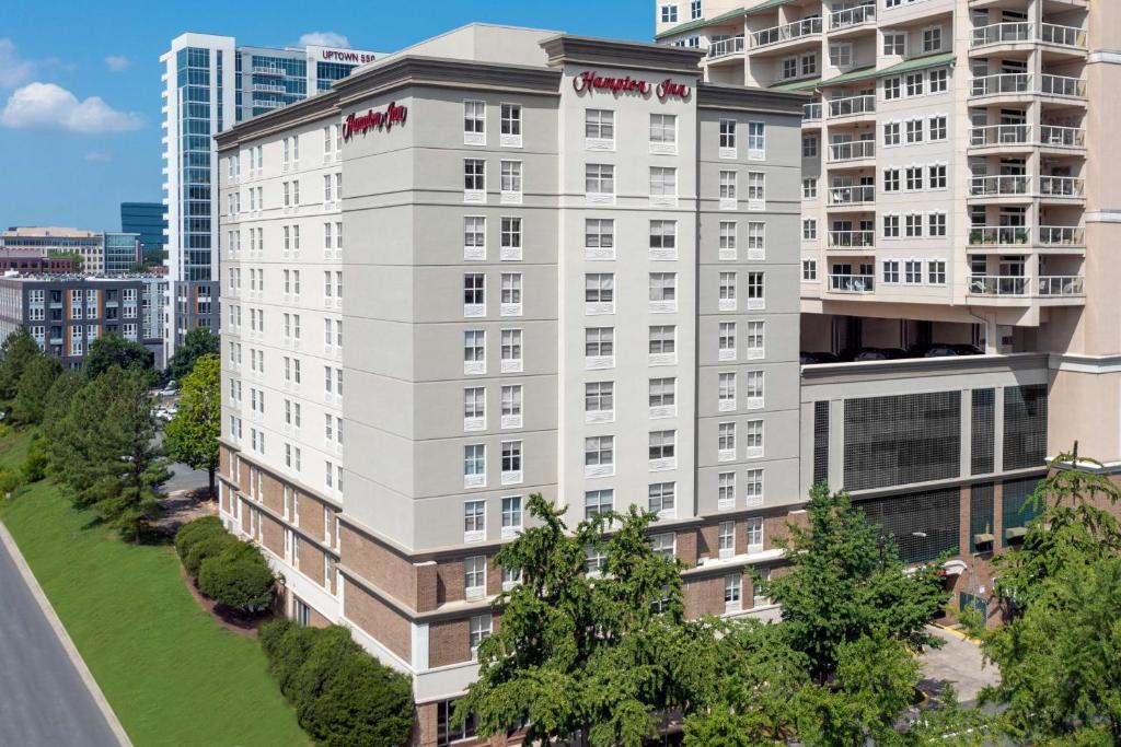 Hampton Inn Charlotte Uptown - Housity