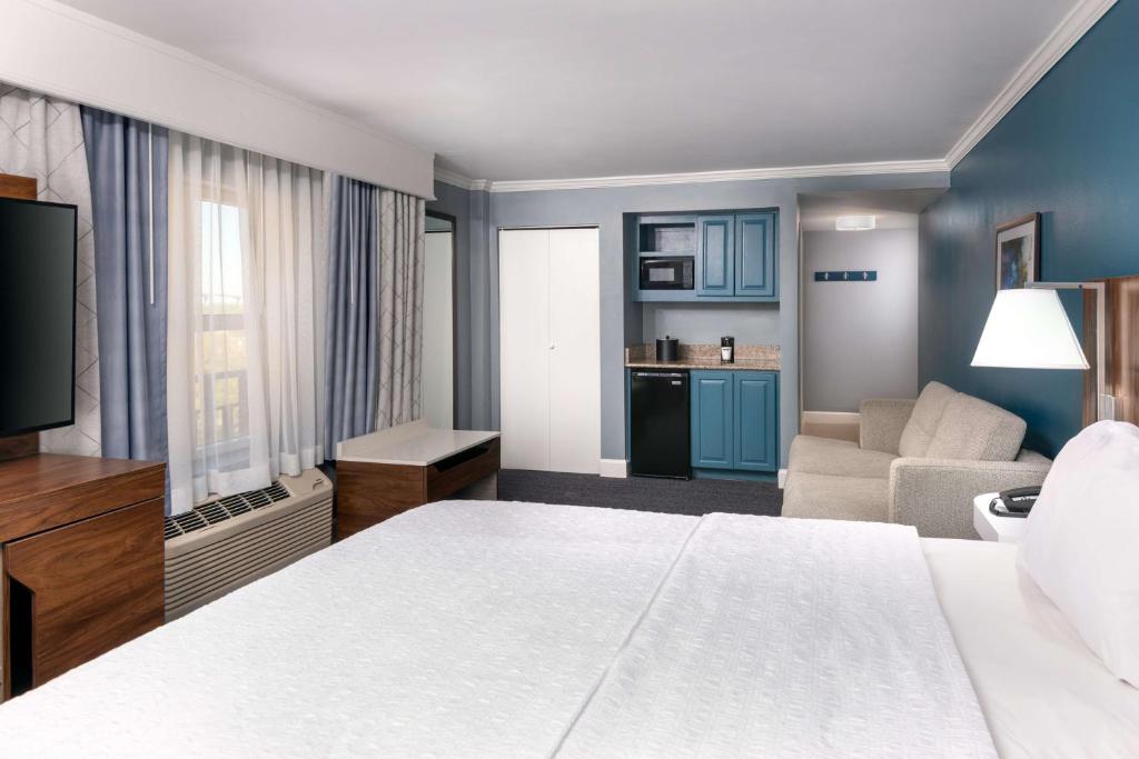 Hampton Inn Savannah Historic District - Zimmer Mit Kingsize-Bett Und Schlafsofa - Nichtraucher