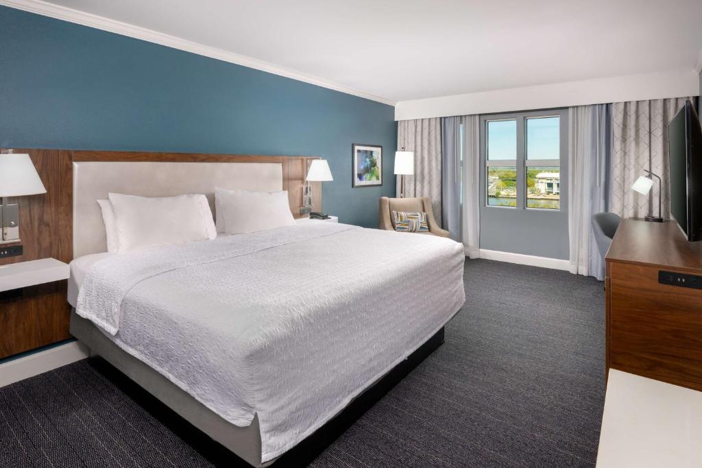 Hampton Inn Savannah Historic District - 