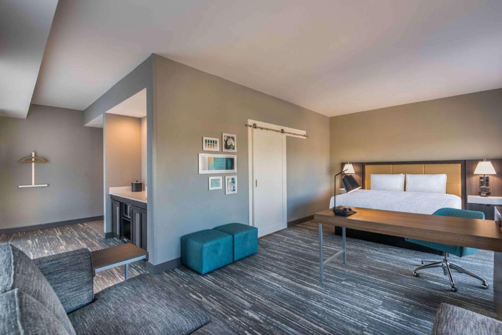 Hampton Inn & Suites Tallahassee Capitol-University - King Corner Studio Suite - No Fumadores