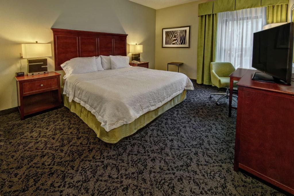 Hampton Inn Charlotte/Matthews photo