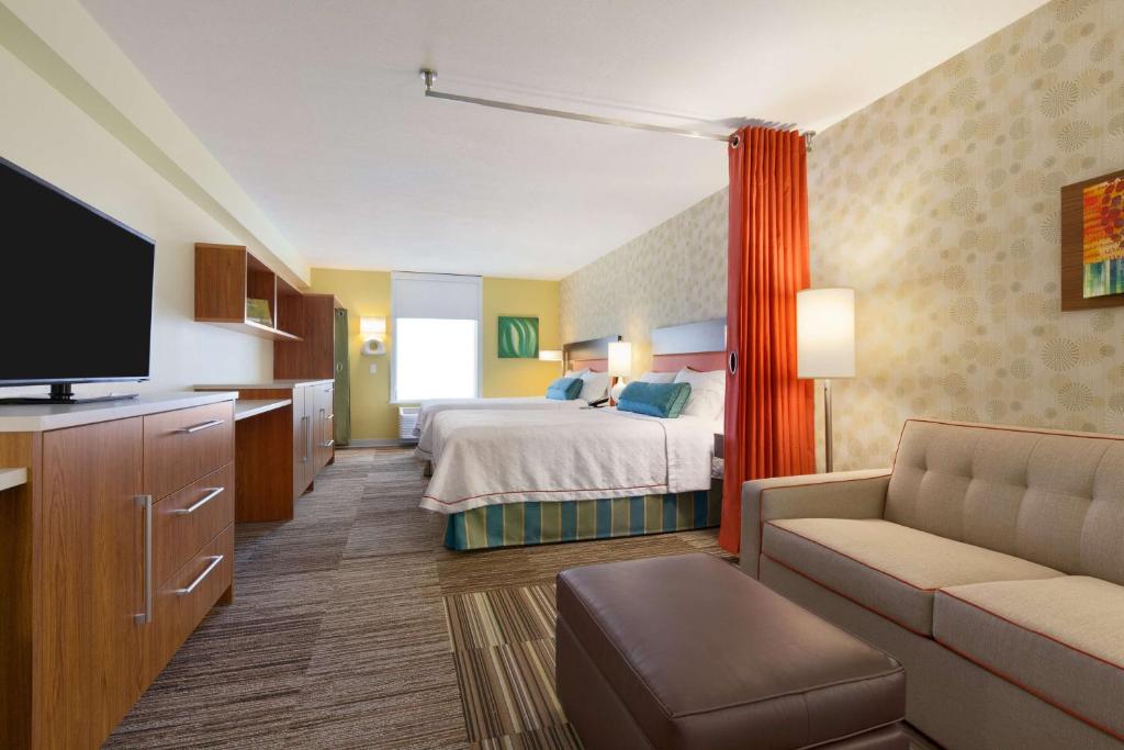 Postel nebo postele na pokoji v ubytování Home2 Suites by Hilton Champaign/Urbana