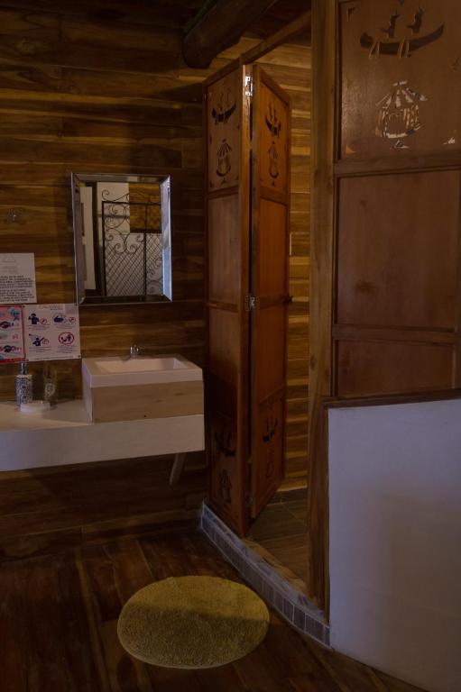 Koupelna v ubytování Hotel Calamari Baru