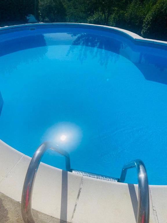 Bassein majutusasutuses Yurta con uso piscina e vista meravigliosa või selle lähedal