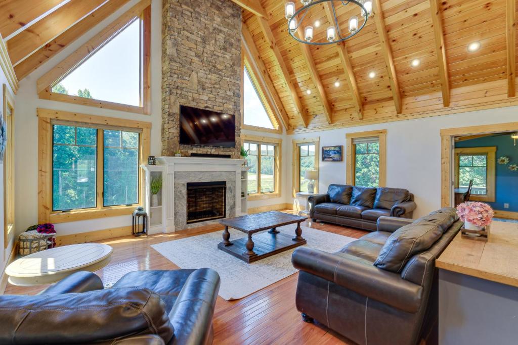 Hayesville Vacation Rental with Private Pool!, Hayesville