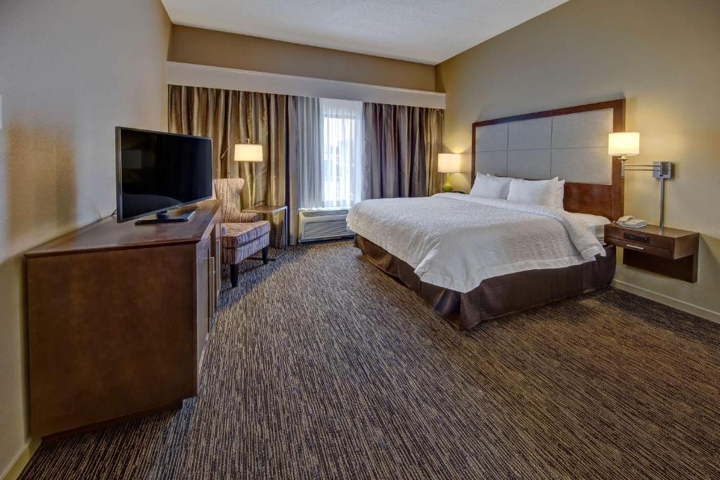 Hampton Inn Dunn - One-Bedroom King Suite - Non-Smoking