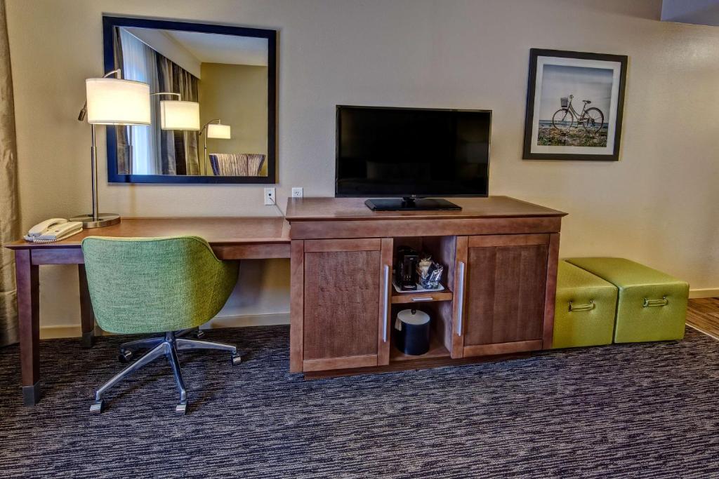 Hampton Inn Dunn - King Room With King Bed - Non-Smoking