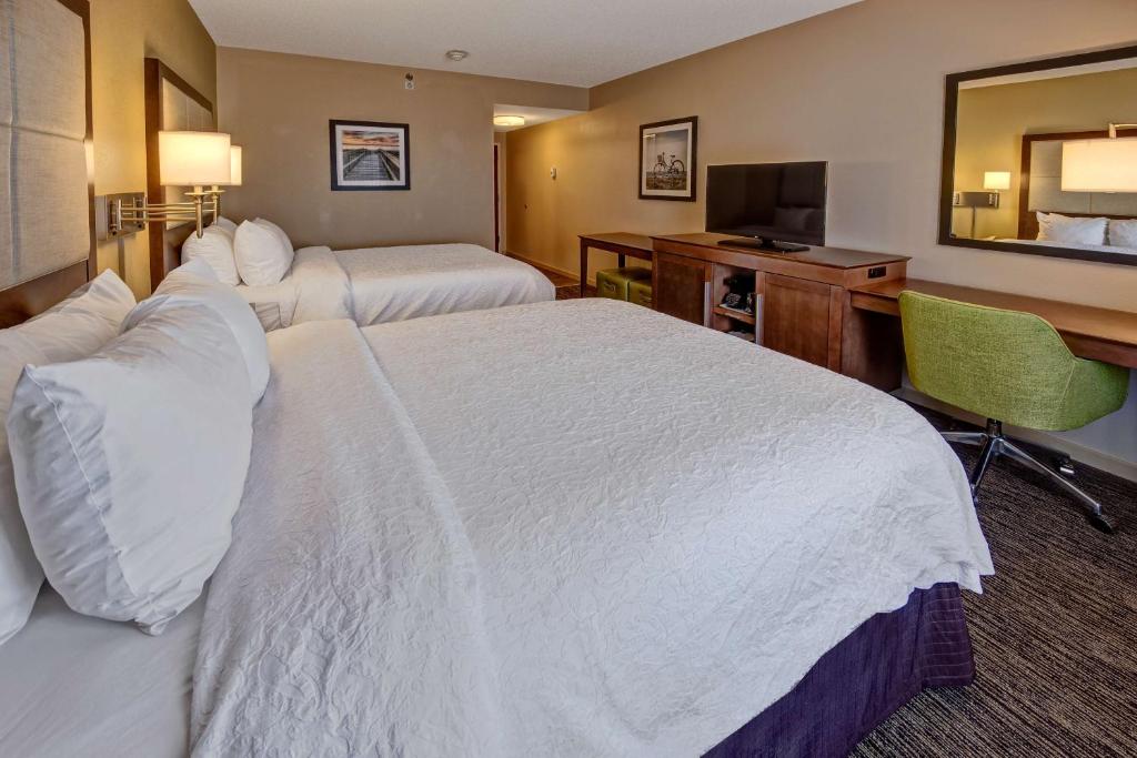 Hampton Inn Dunn - Room With Two Queen Beds - Non-Smoking