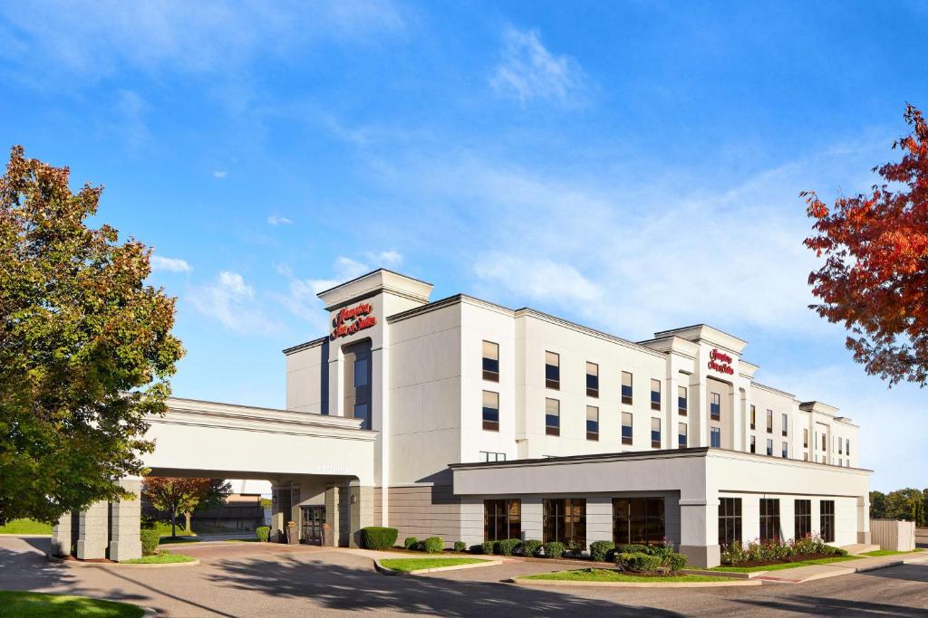 a rendering of a white building at Hampton Inn & Suites West Haven in West Haven