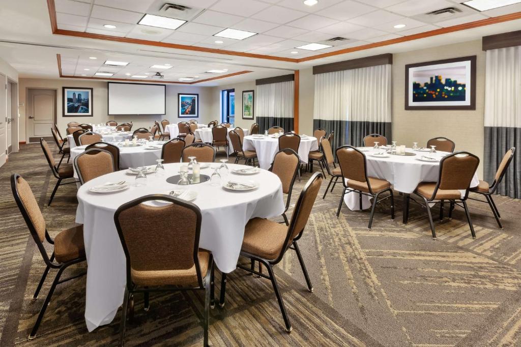Hilton Garden Inn Minneapolis Maple Grove photo