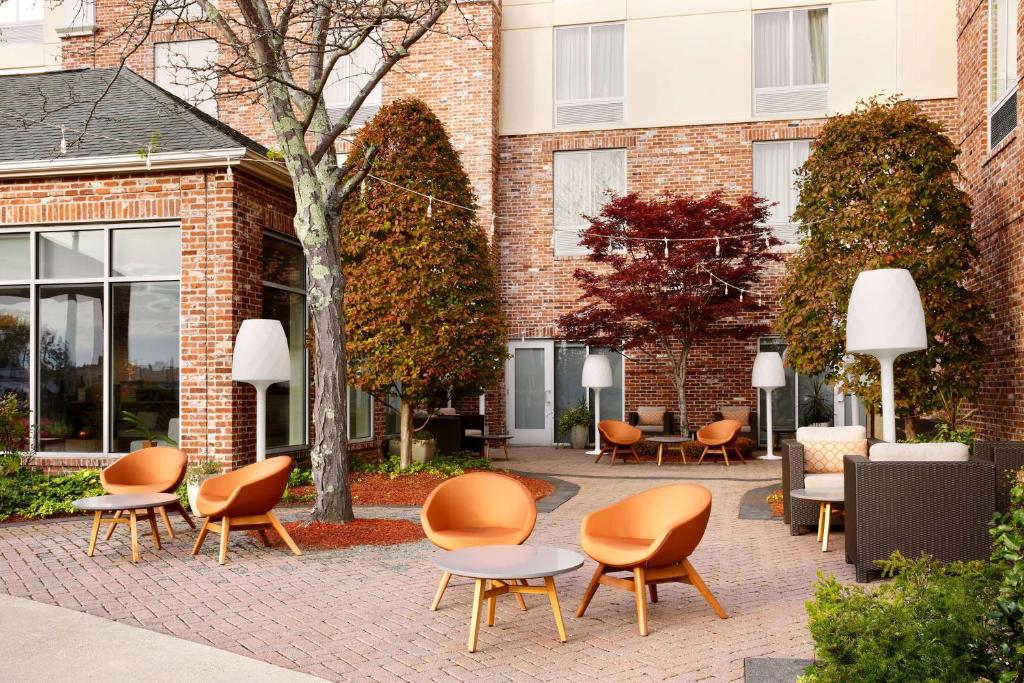 Hilton Garden Inn Providence Airport/Warwick photo