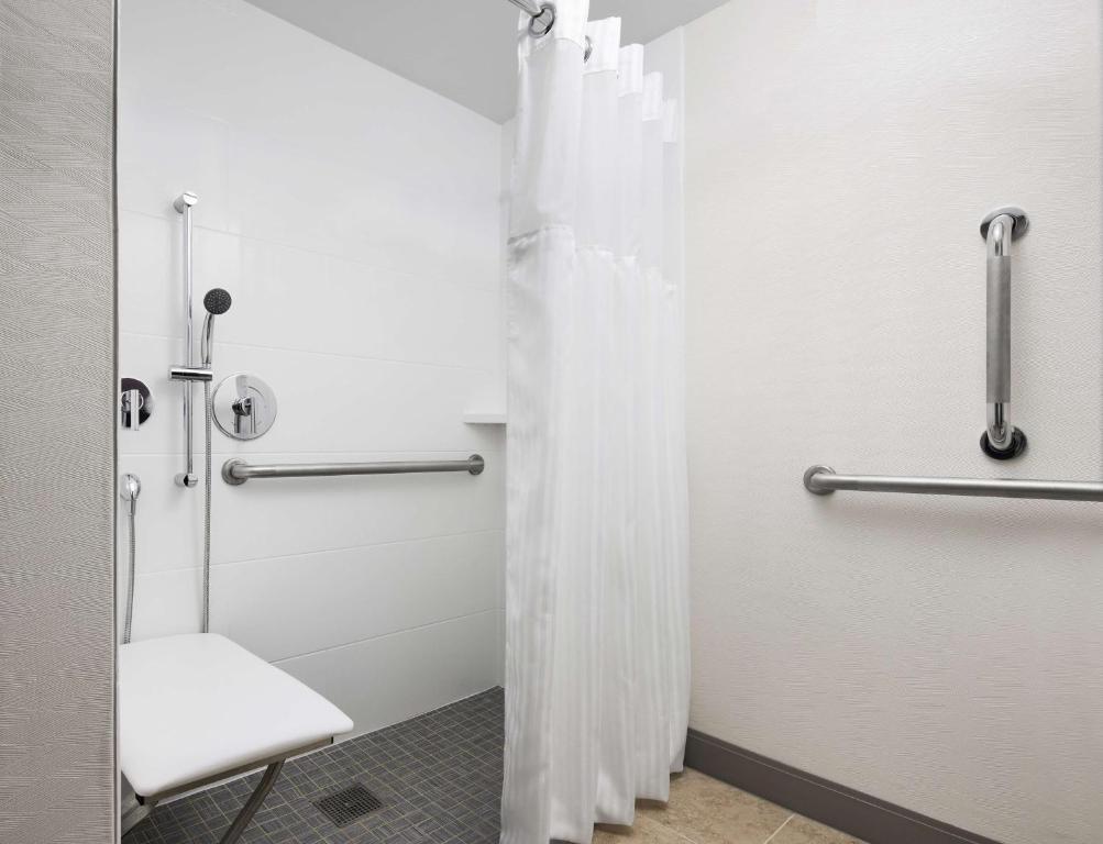 Hilton Garden Inn Providence Airport/Warwick photo