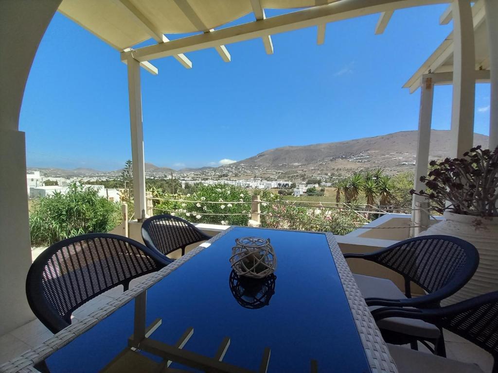 En generel udsigt til bjerge eller udsigt til bjerge taget fra feriehuset