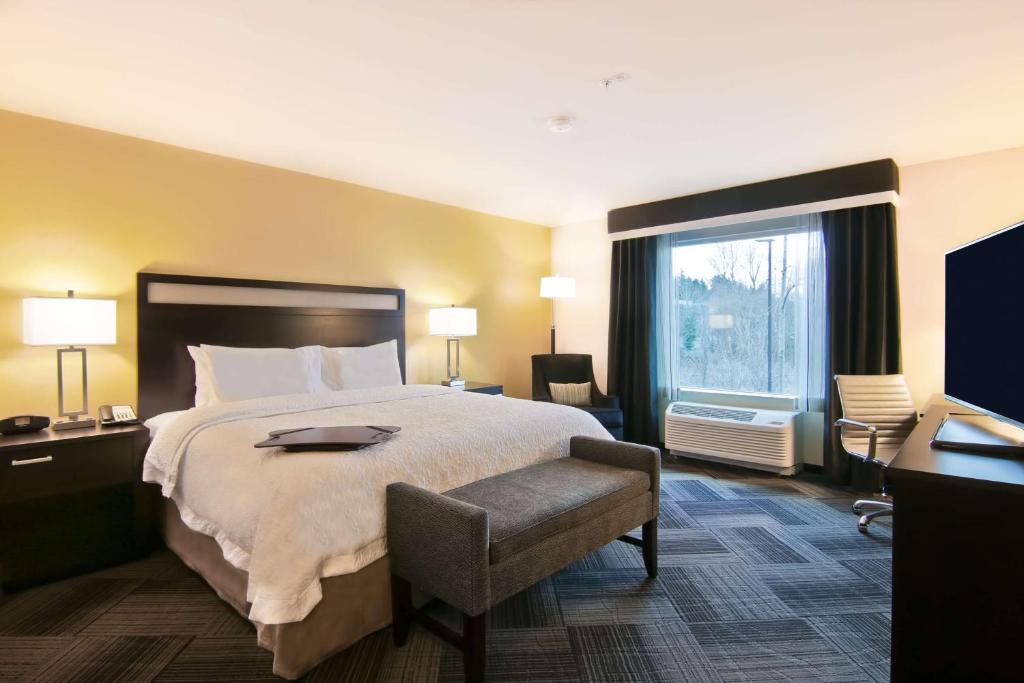 Hampton Inn & Suites Bellevue Downtown/Seattle - Chambre King - Accès Auditif/non-fumeurs