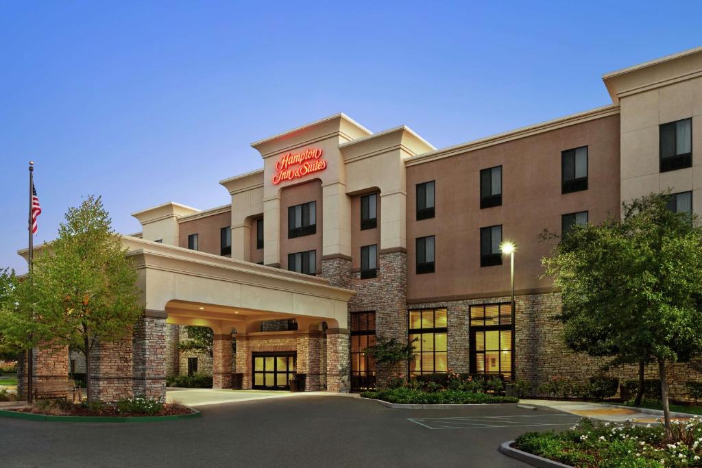 een weergave van de Hampton Inn suites Durham bij Hampton Inn & Suites West Sacramento in West Sacramento