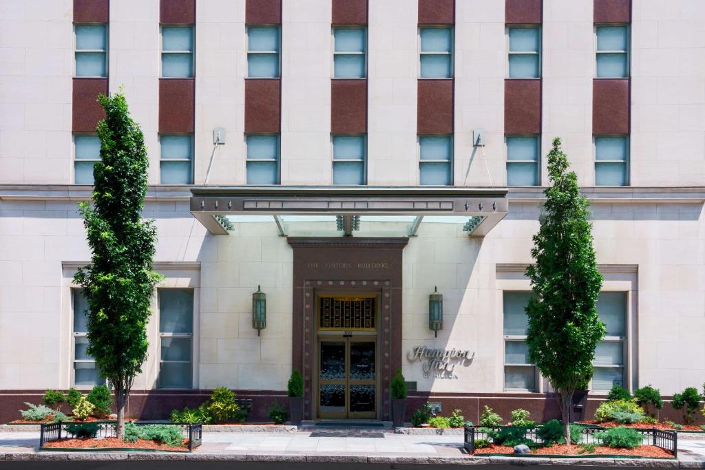 una representación de la parte delantera de un edificio en Hampton Inn Washington DC White House, en Washington