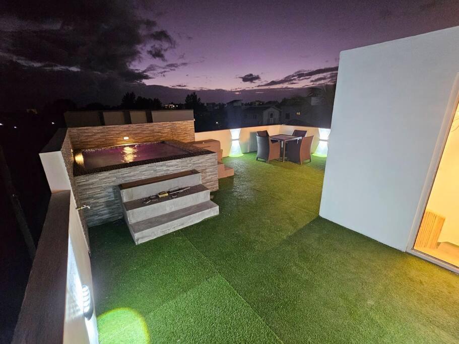 Fotografie z fotogalerie ubytování Rooftop Spa Luxury Villa v destinaci Riviere Noire