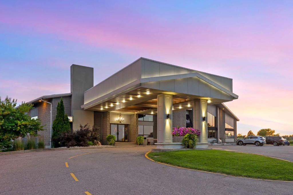 a large building with a parking lot at Best Western Pembroke Inn & Conference Centre in Pembroke