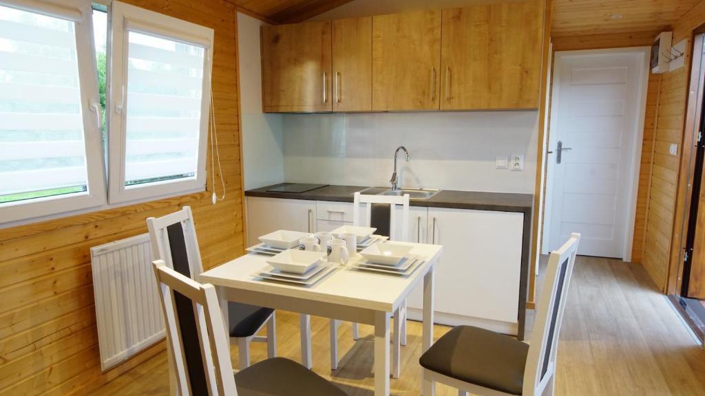 Kuchyň nebo kuchyňský kout v ubytování Bungalow Camping Bieska Osada