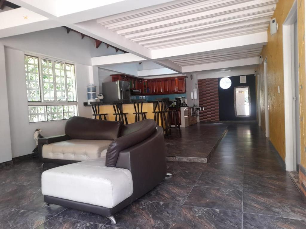barichara hotel cabañas villa Camargo - 庭の景色を望むファミリールーム
