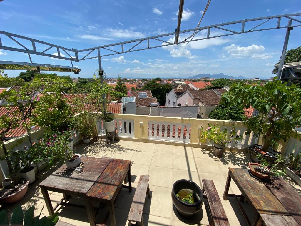 Balkón nebo terasa v ubytování THE VIEW HOMESTAY HỘI AN
