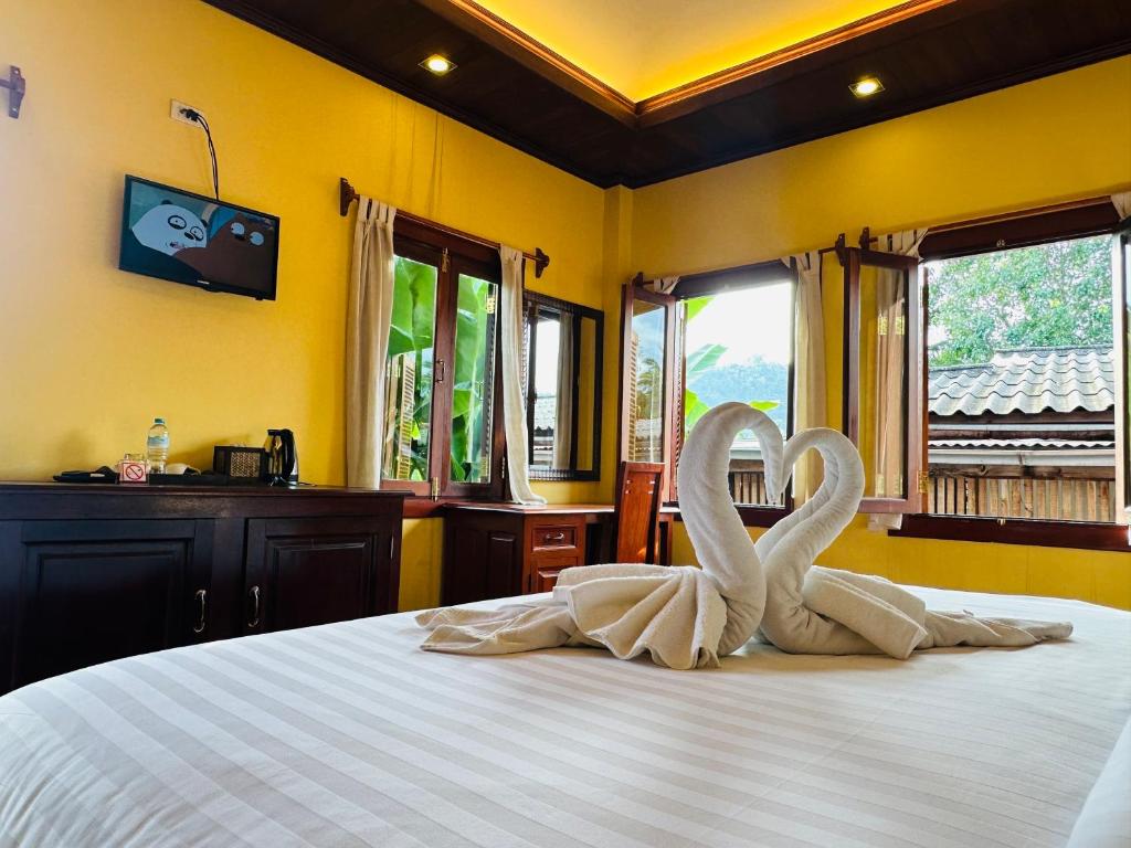 Villa Phonethip Mekong Riverside - Deluxe King Suite