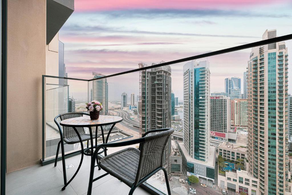 Fotografie z fotogalerie ubytování Magnificent Stylish 2 BR in Downtown Dubai v Dubaji