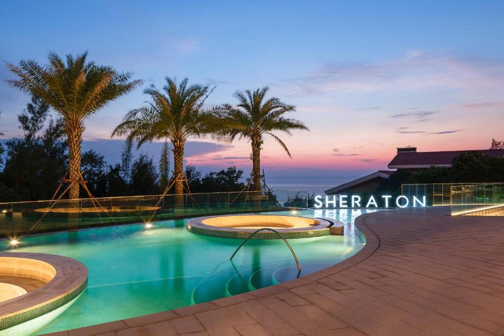 Bazén v ubytování Sheraton Beihai Resort nebo v jeho okolí