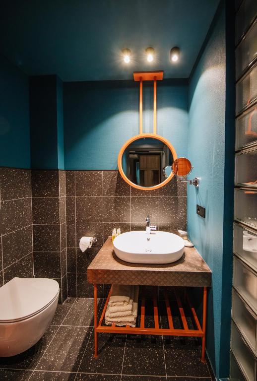 Koupelna v ubytování Sandali Metekhi Boutique Hotel