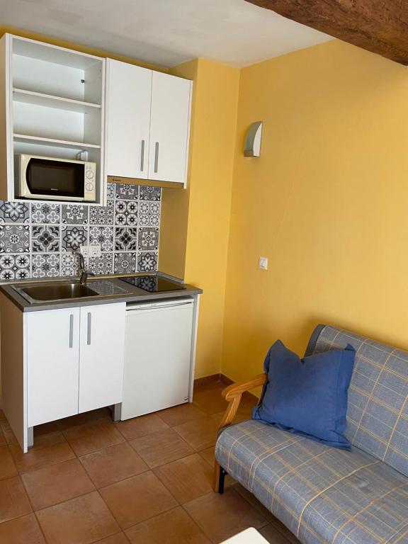 A.T. CASCO ANTIGUO III - Studio With Balcony