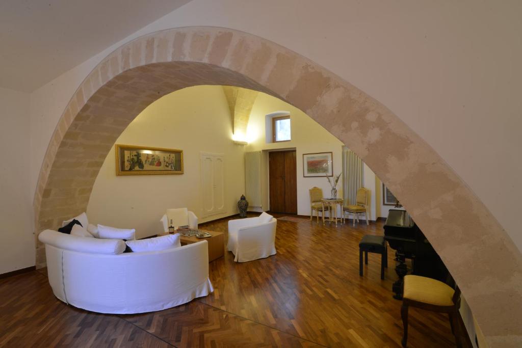 Posezení v ubytování Antica Civita Luxury Room