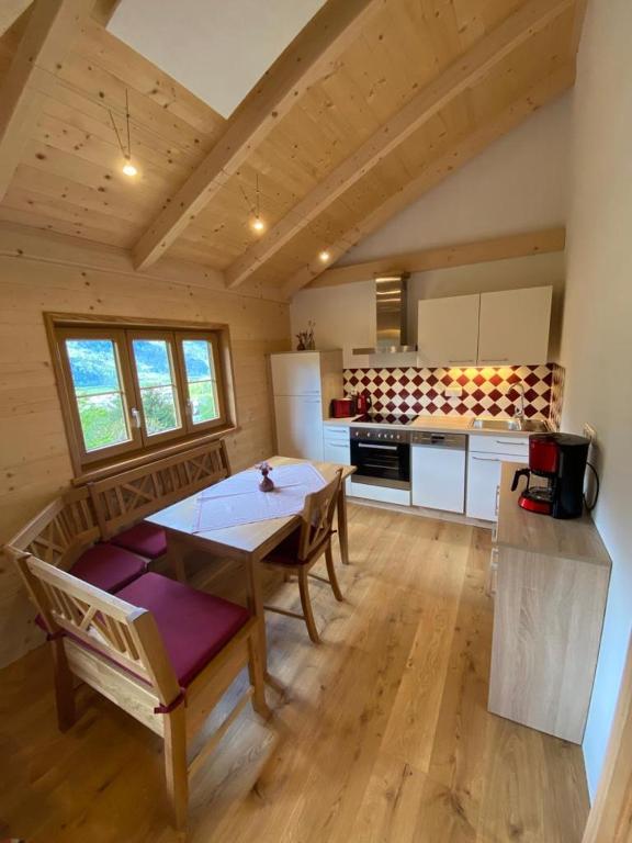 Kuchyň nebo kuchyňský kout v ubytování Ferienhütte Sonnreith