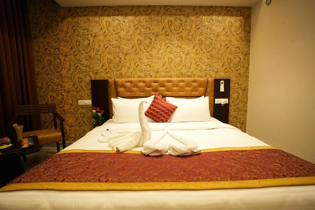 Hotel Royal Nandanaa - Housity