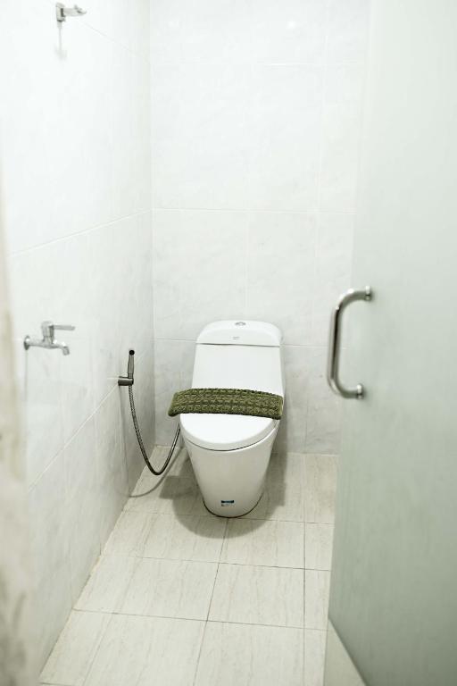 Grand Buana Lestari Hotel - Habitación De Lujo (2 Adultos + 1 Niño)